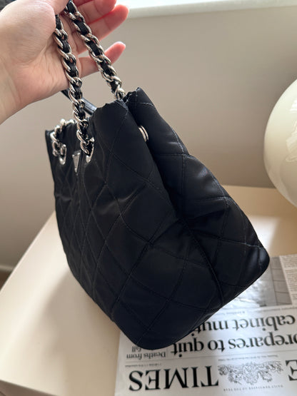Vintage Prada nylon chain tote⛓️