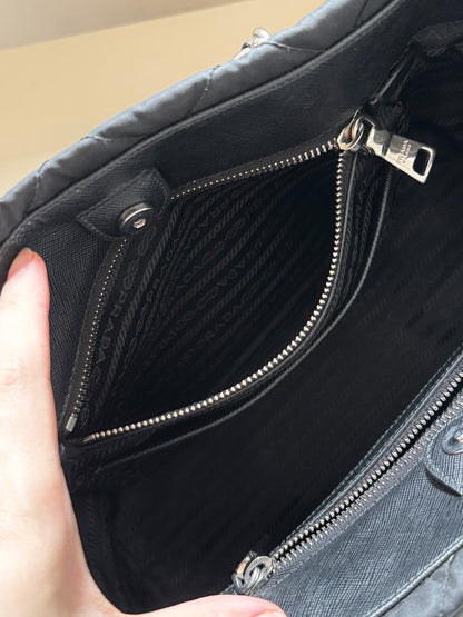 Vintage Prada nylon chain tote⛓️