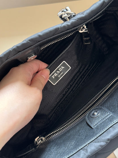 Vintage Prada nylon chain tote⛓️