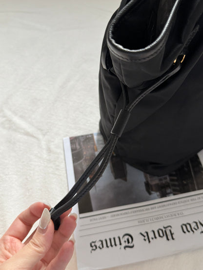 Vintage Prada 尼龍shopping tote🧺