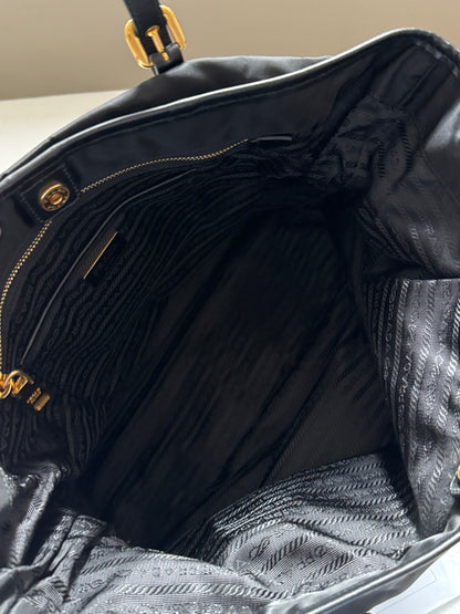 Vintage Prada 尼龍shopping tote🧺