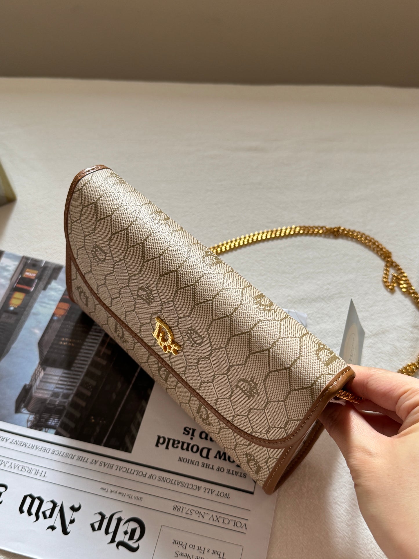 Vintage Dior honeycomb 2-way envelope🍯