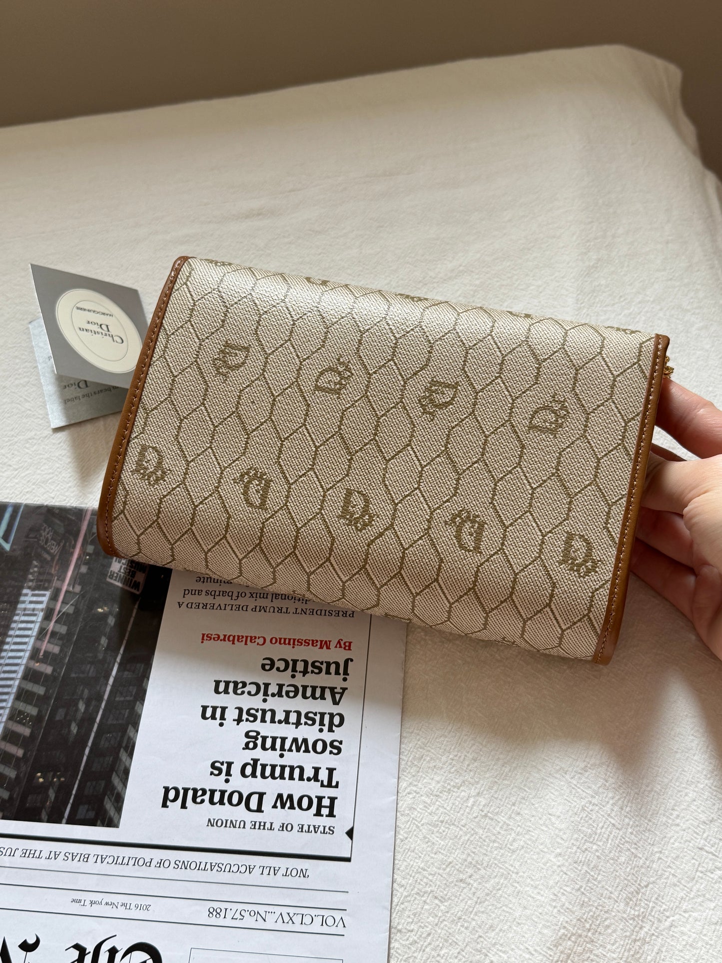 Vintage Dior honeycomb 2-way envelope🍯