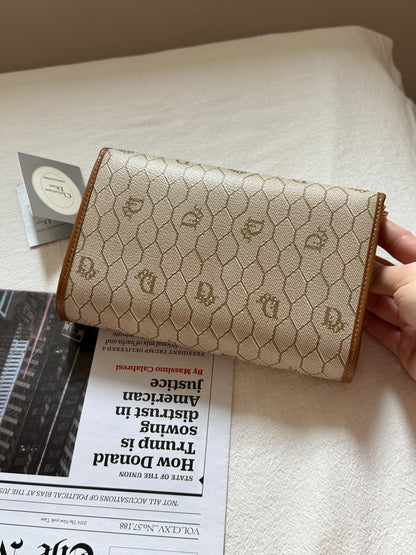 Vintage Dior honeycomb 2-way envelope🍯
