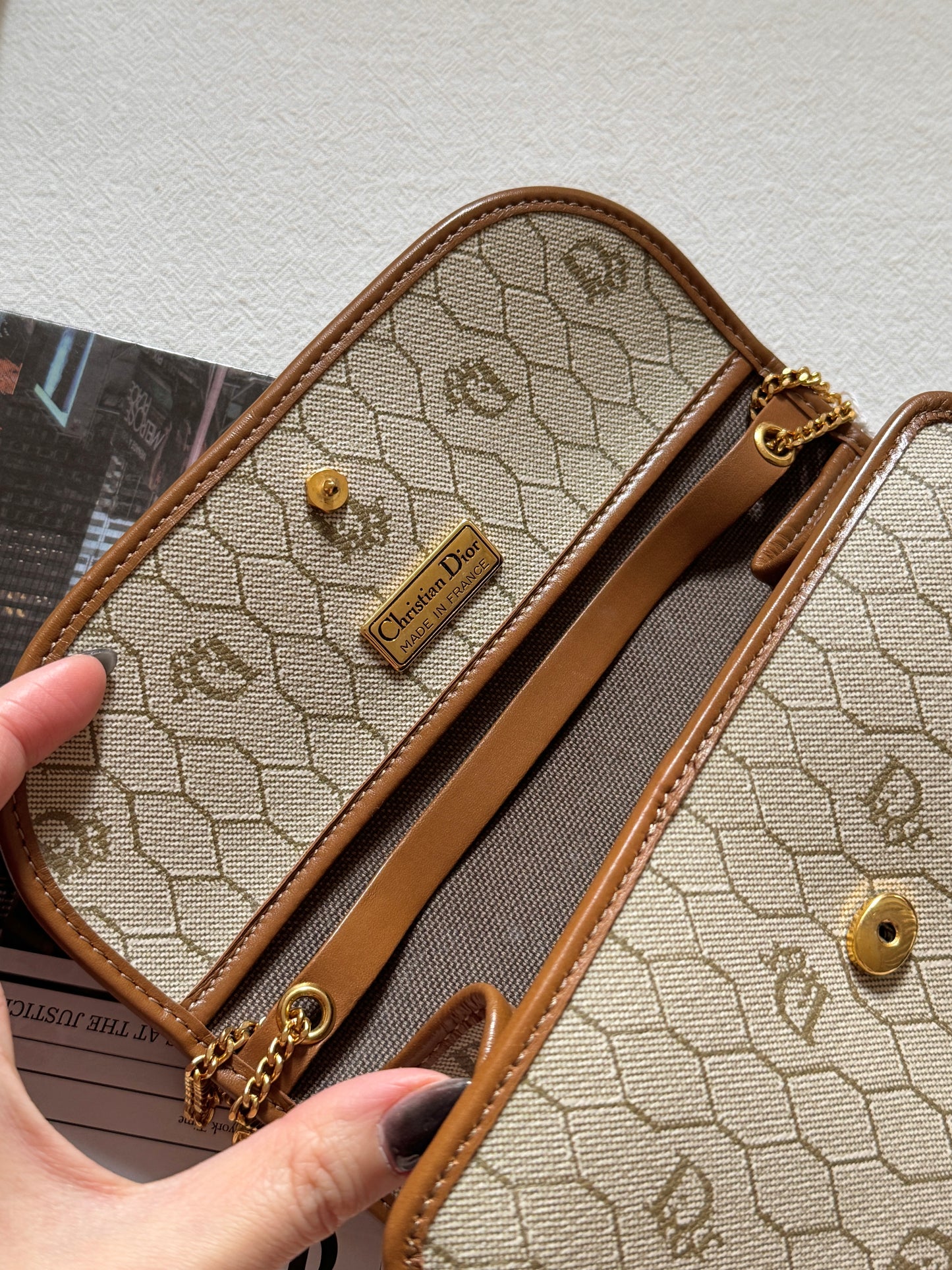 Vintage Dior honeycomb 2-way envelope🍯