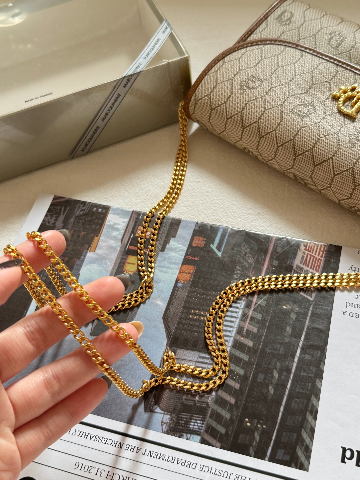 Vintage Dior honeycomb 2-way envelope🍯