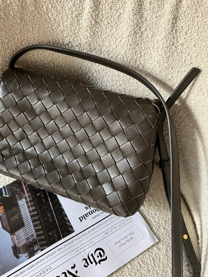 近代款Bottega Veneta 灰綠斜背包