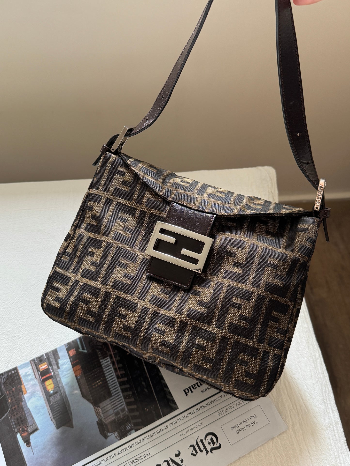 Vintage Fendi 老花銀扣square baguette 🍞