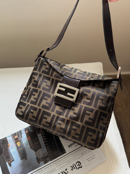 Vintage Fendi 老花銀扣square baguette 🍞