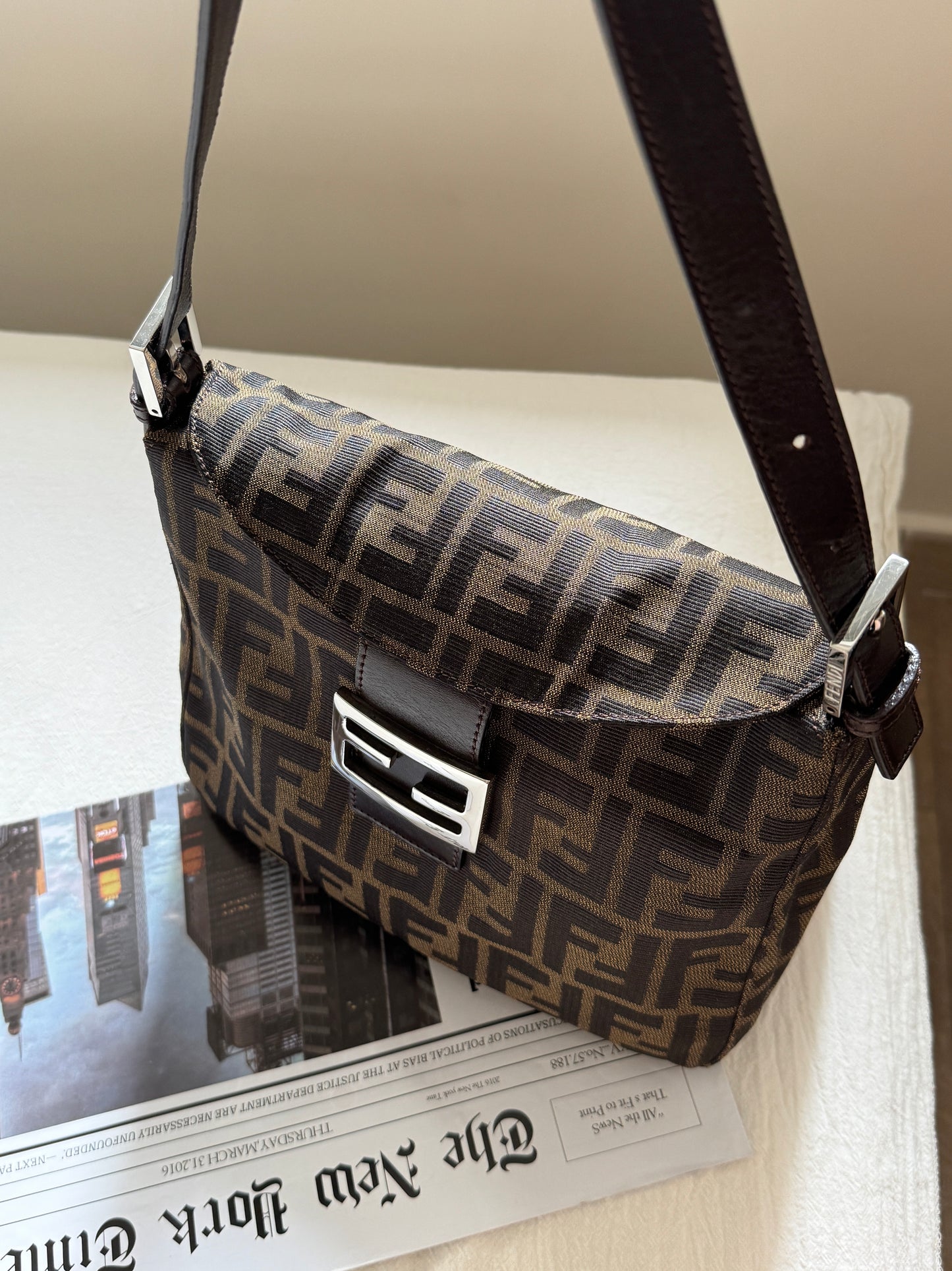 Vintage Fendi 老花銀扣square baguette 🍞