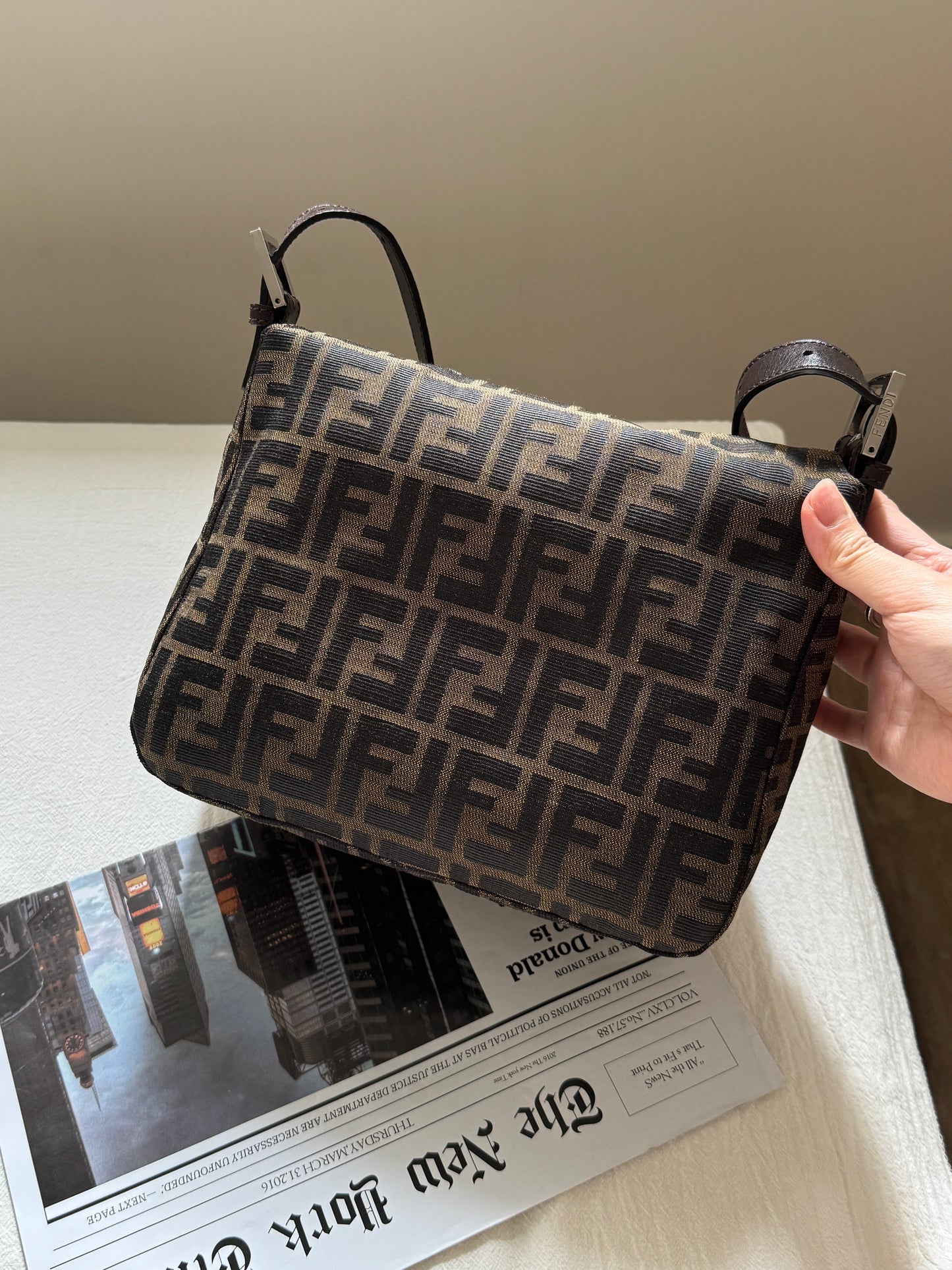 Vintage Fendi 老花銀扣square baguette 🍞