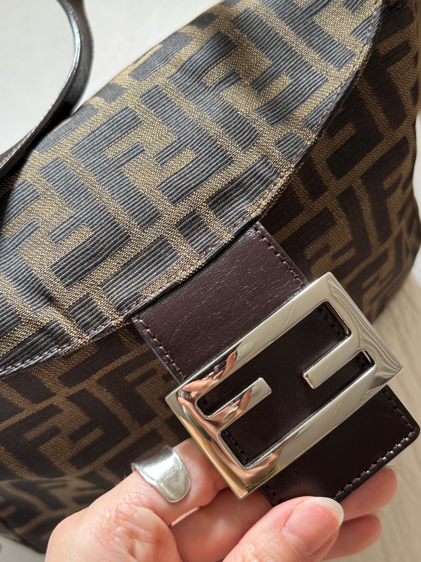 Vintage Fendi 老花銀扣square baguette 🍞