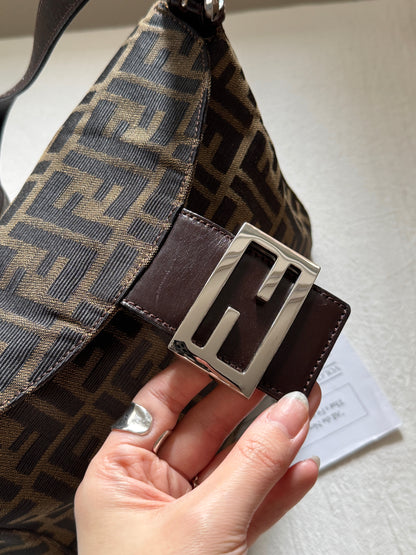 Vintage Fendi 老花銀扣square baguette 🍞