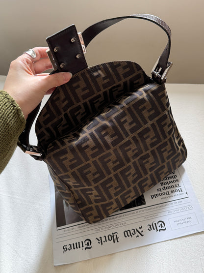 Vintage Fendi 老花銀扣square baguette 🍞