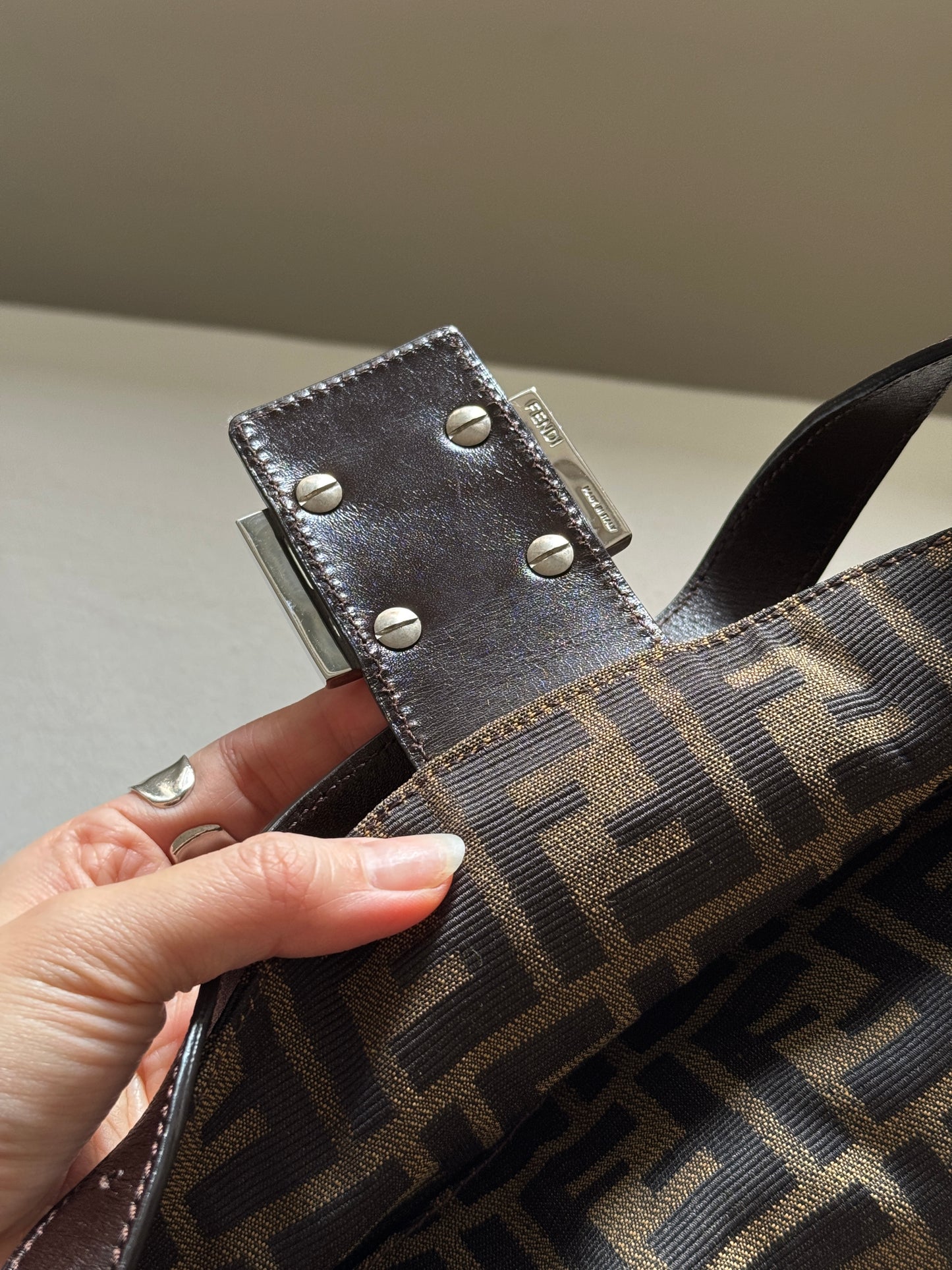 Vintage Fendi 老花銀扣square baguette 🍞