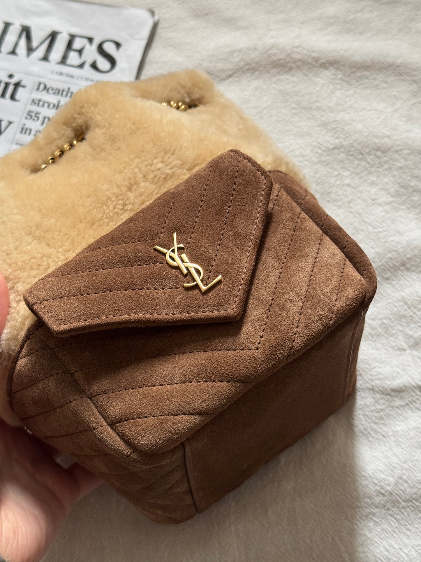 現代款全套！Saint Laurent suede mini bucket bag🧸