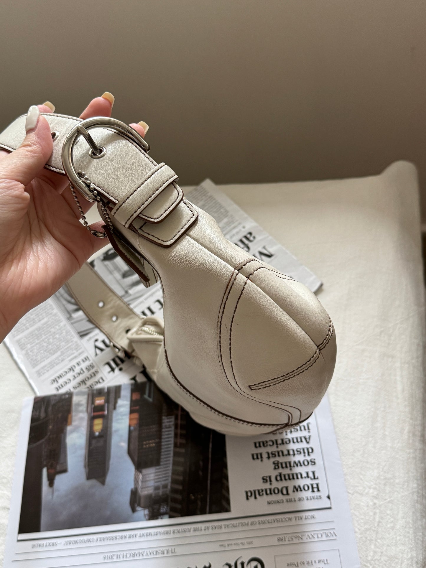 Vintage Coach 奶白半月包hobo bag☁️