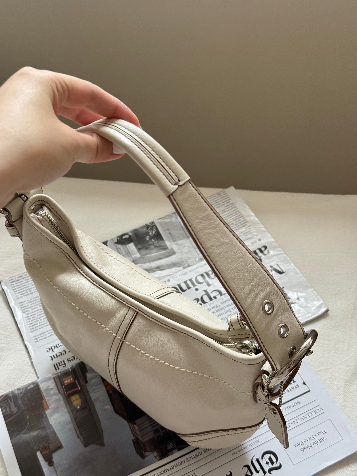 Vintage Coach 奶白半月包hobo bag☁️