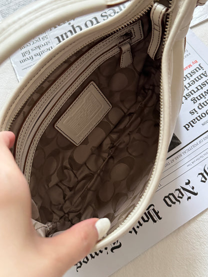 Vintage Coach 奶白半月包hobo bag☁️