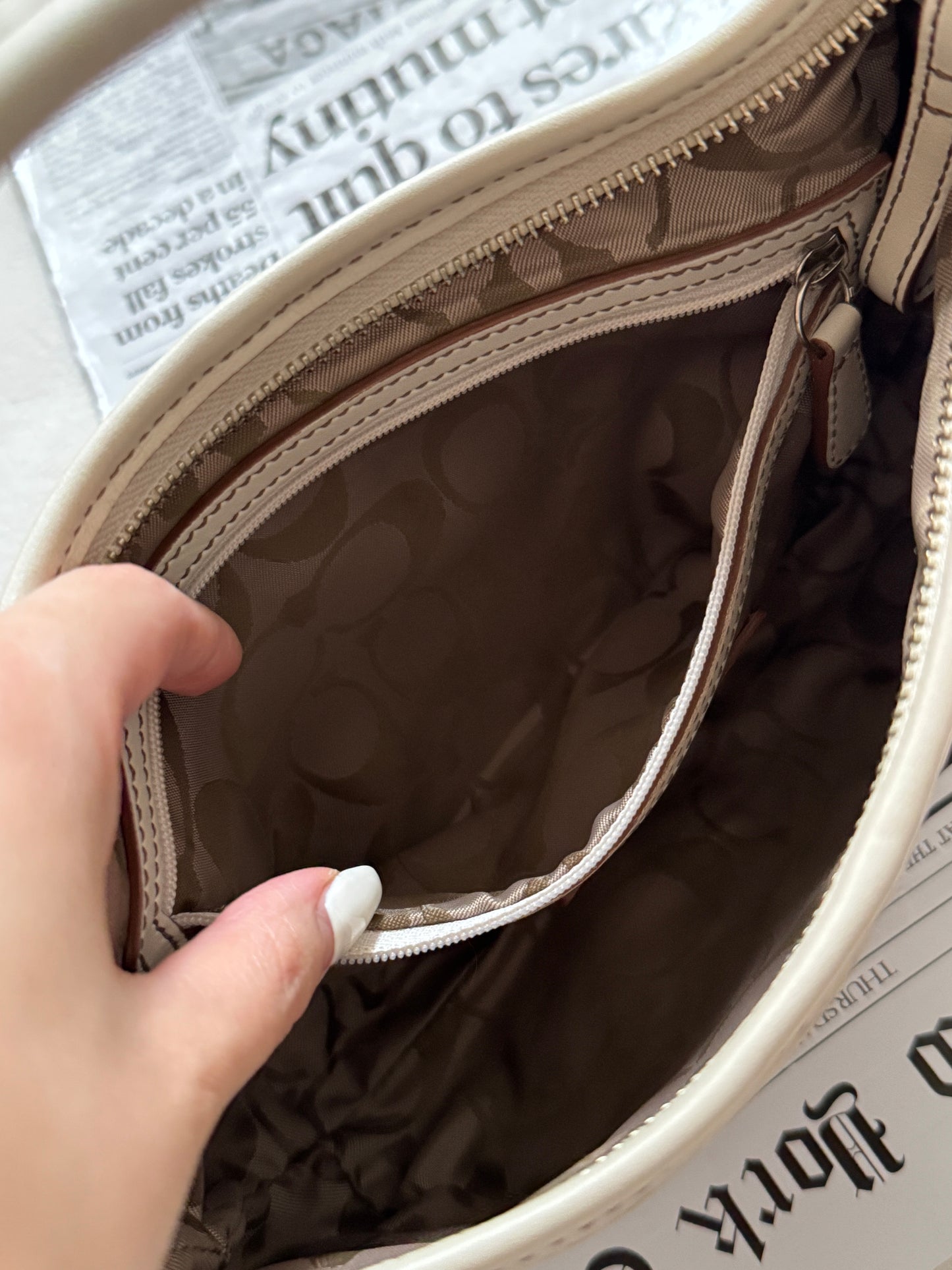 Vintage Coach 奶白半月包hobo bag☁️