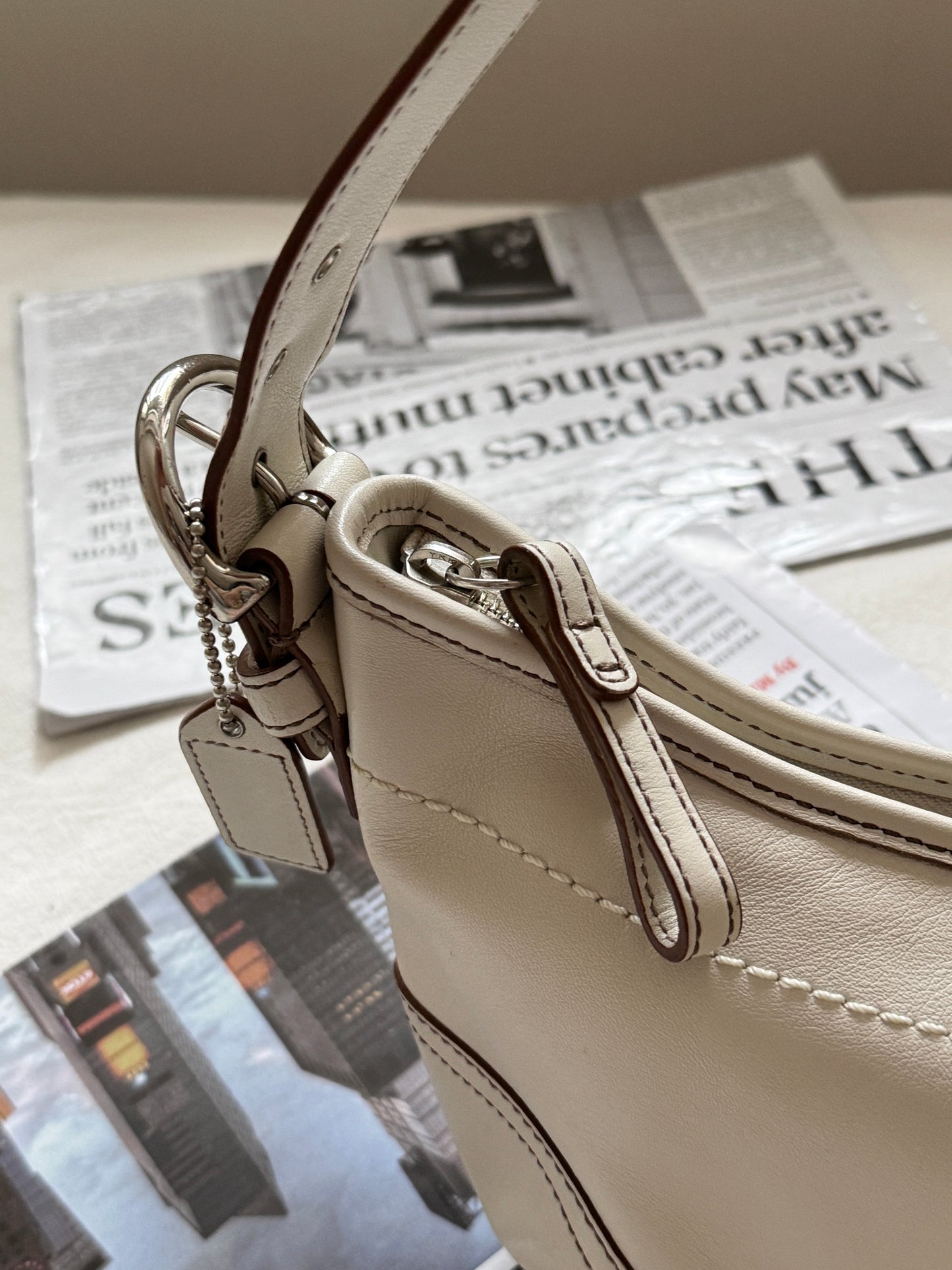 Vintage Coach 奶白半月包hobo bag☁️