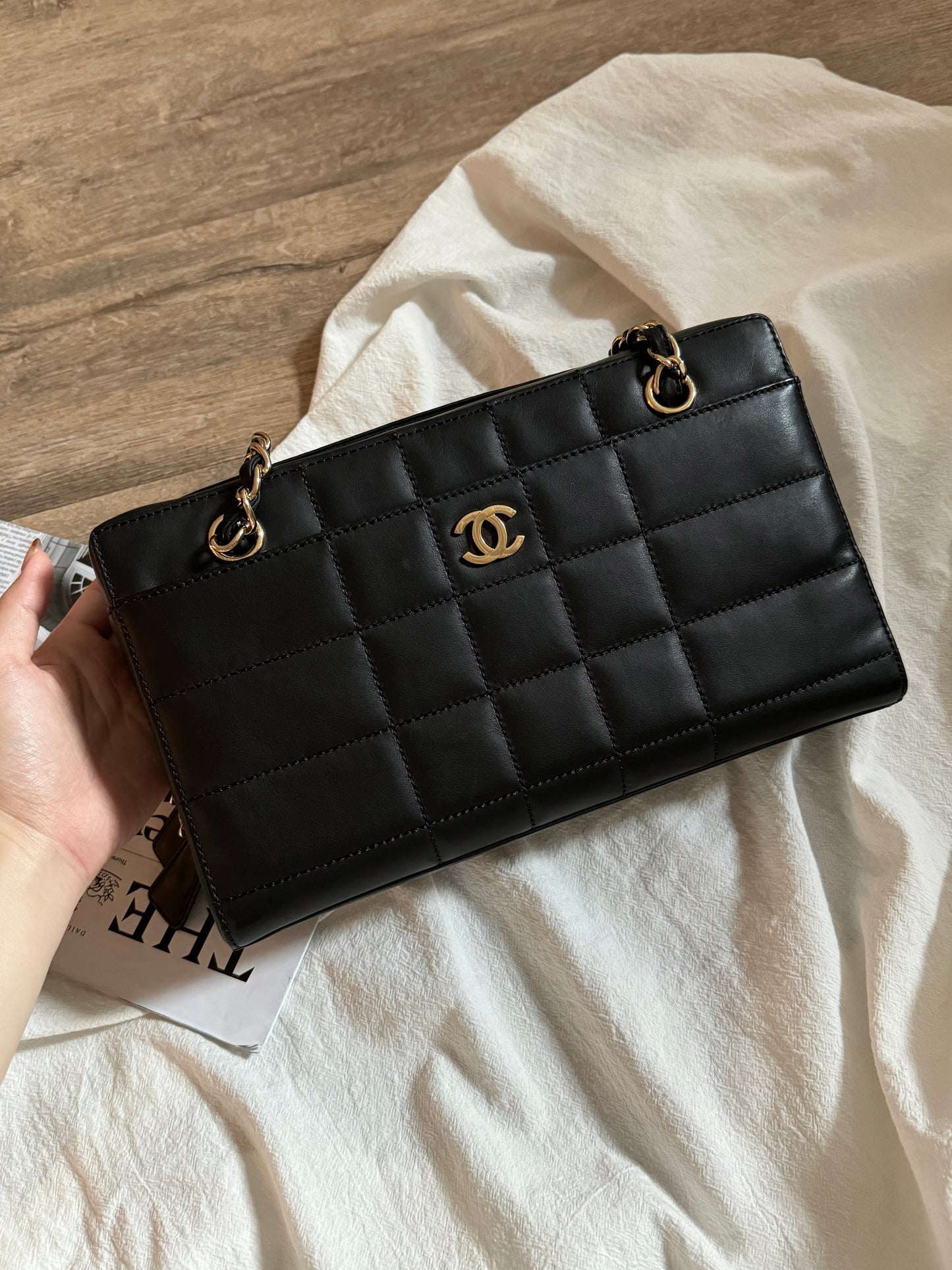 Vintage Chanel 黑色冰格shoulder bag