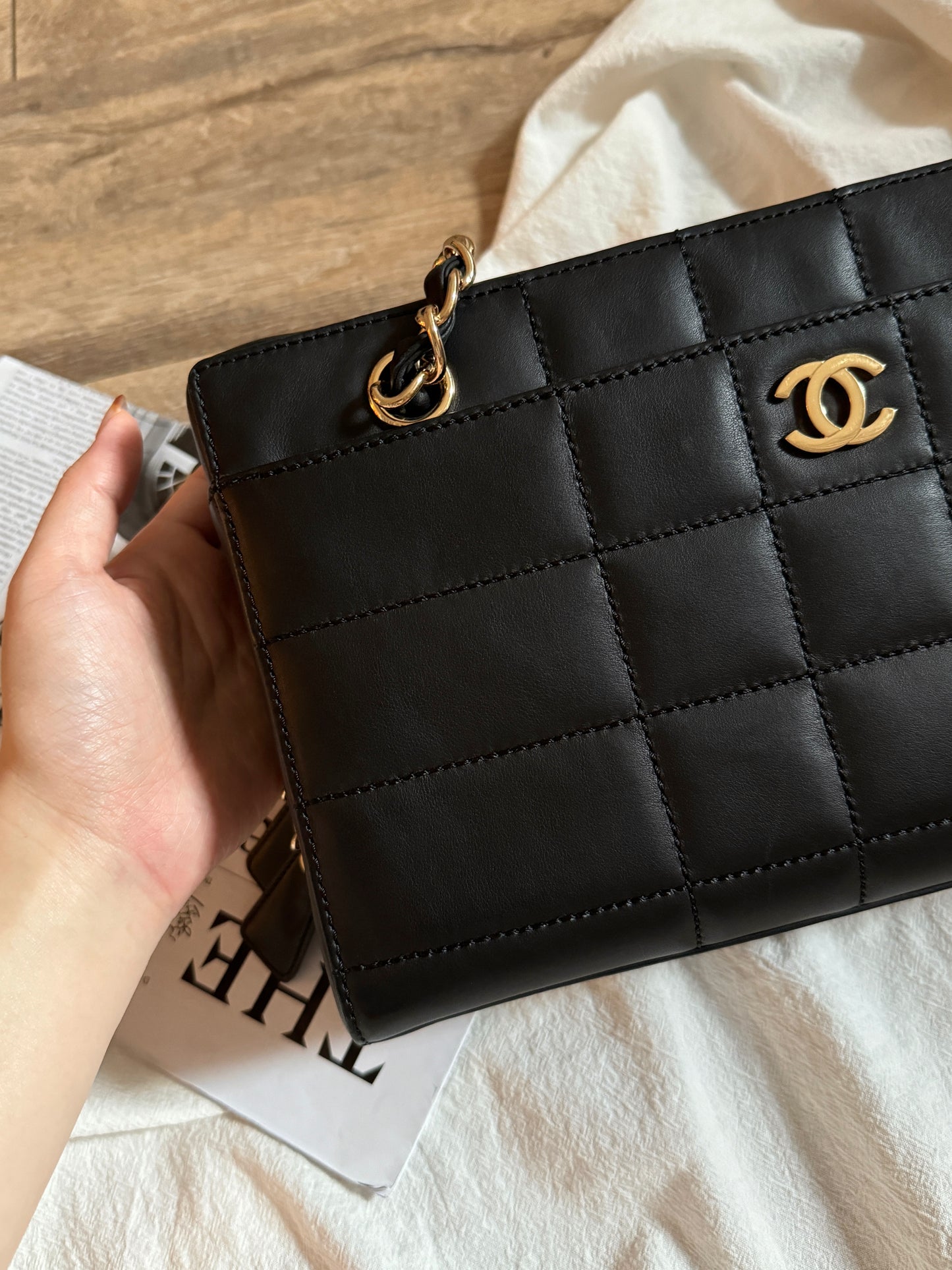 Vintage Chanel 黑色冰格shoulder bag