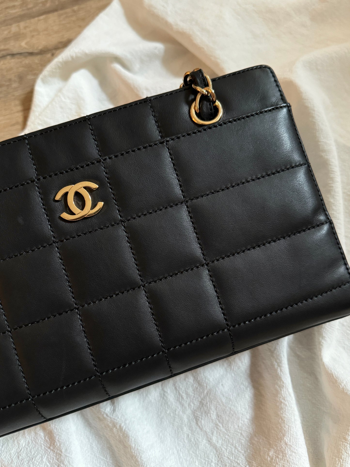 Vintage Chanel 黑色冰格shoulder bag