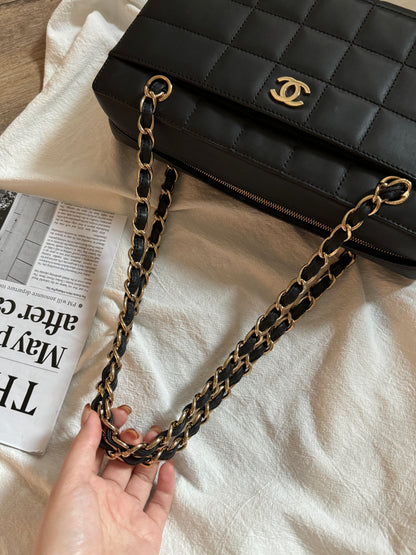 Vintage Chanel 黑色冰格shoulder bag