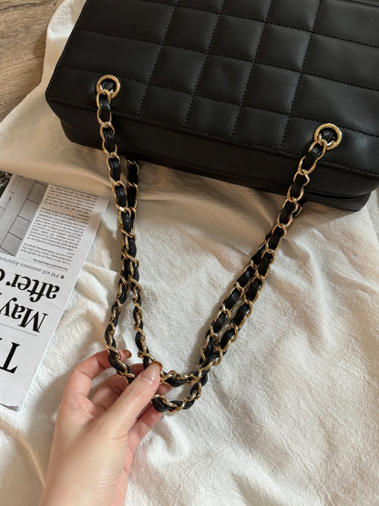 Vintage Chanel 黑色冰格shoulder bag