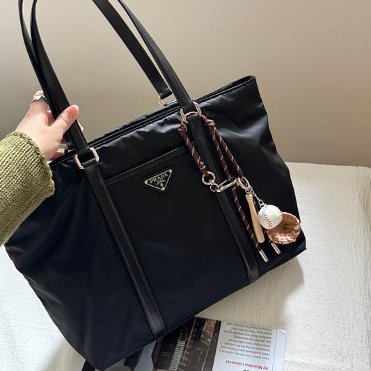Vintage Prada nylon tote bag🕶️
