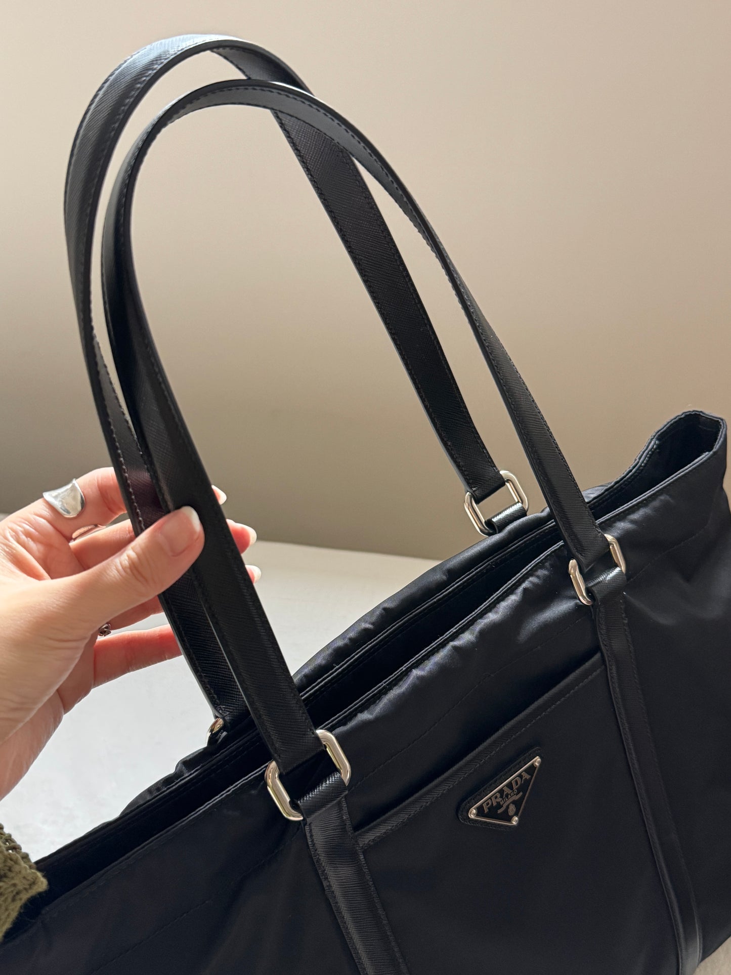 Vintage Prada nylon tote bag🕶️