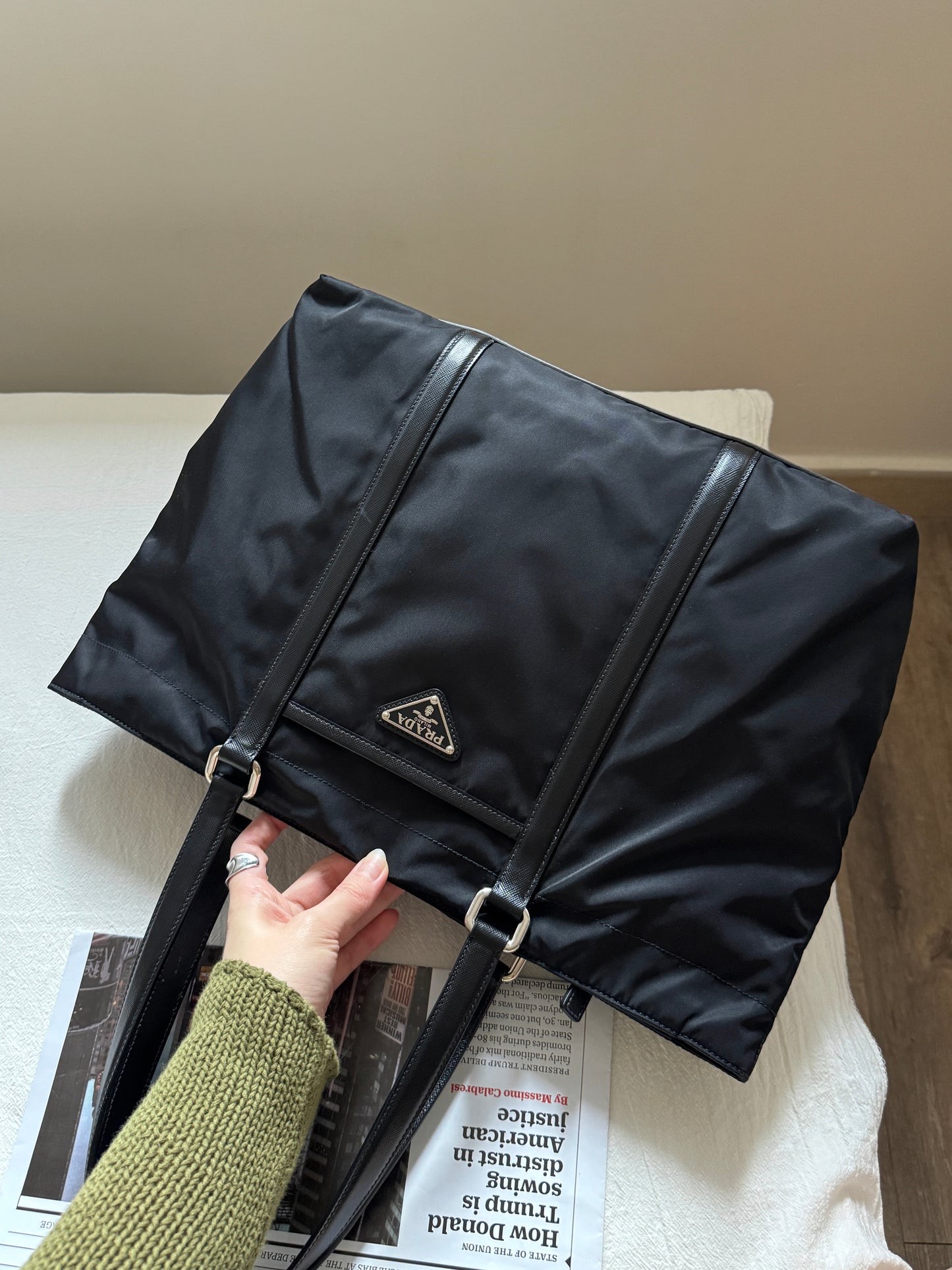 Vintage Prada nylon tote bag🕶️