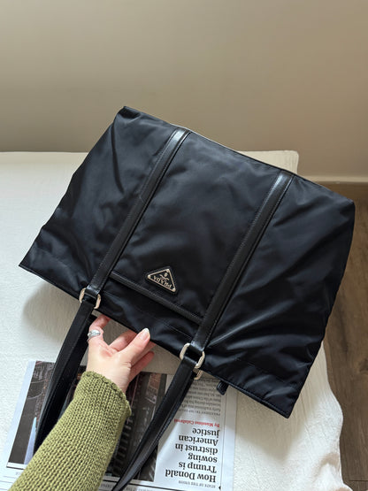 Vintage Prada nylon tote bag🕶️