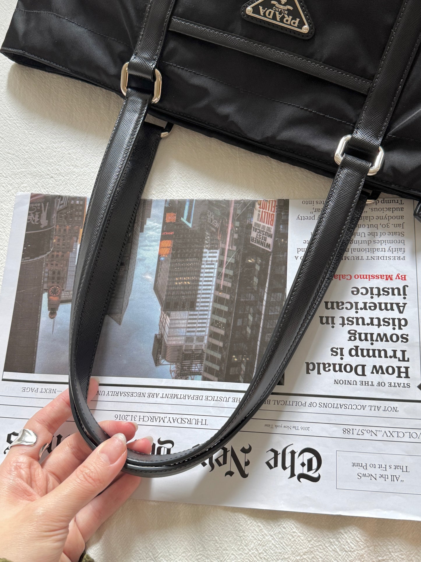 Vintage Prada nylon tote bag🕶️