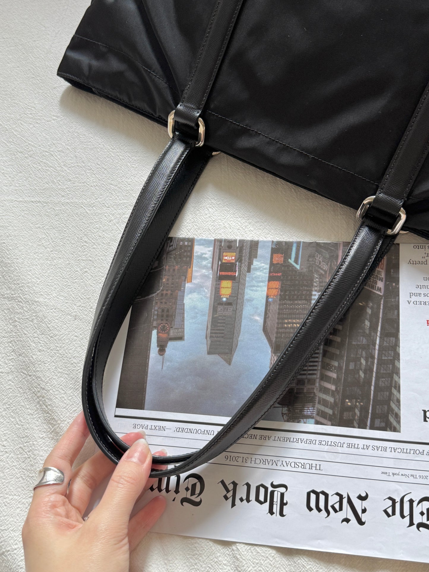 Vintage Prada nylon tote bag🕶️