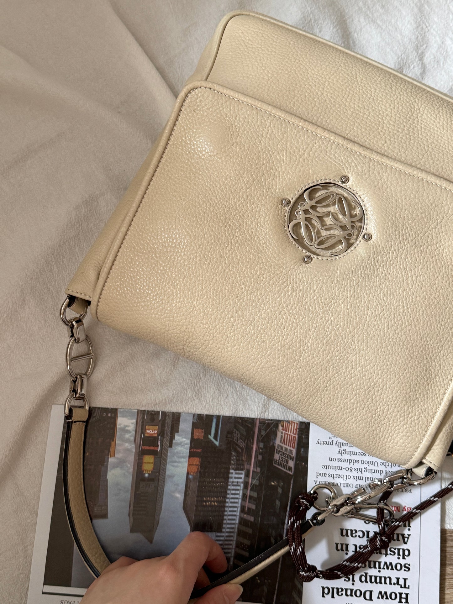Vintage Loewe雕花大銀扣shoulder bag🗝️