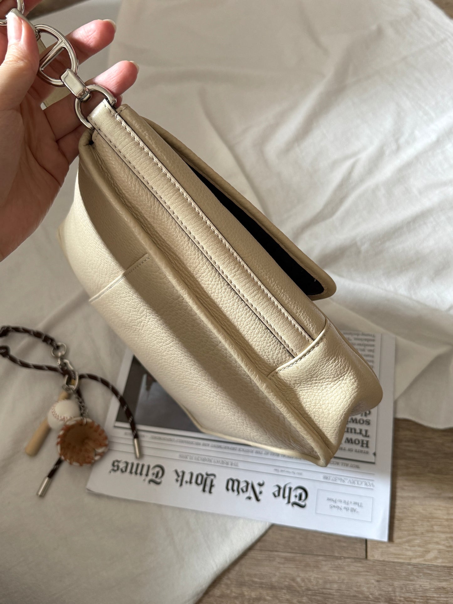 Vintage Loewe雕花大銀扣shoulder bag🗝️