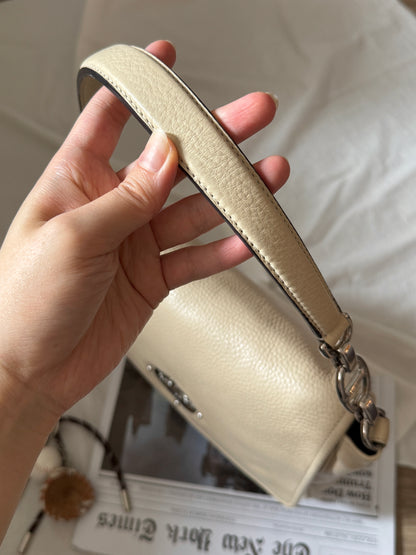 Vintage Loewe雕花大銀扣shoulder bag🗝️