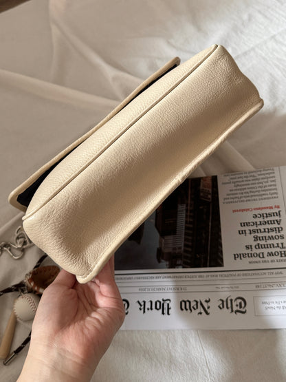 Vintage Loewe雕花大銀扣shoulder bag🗝️