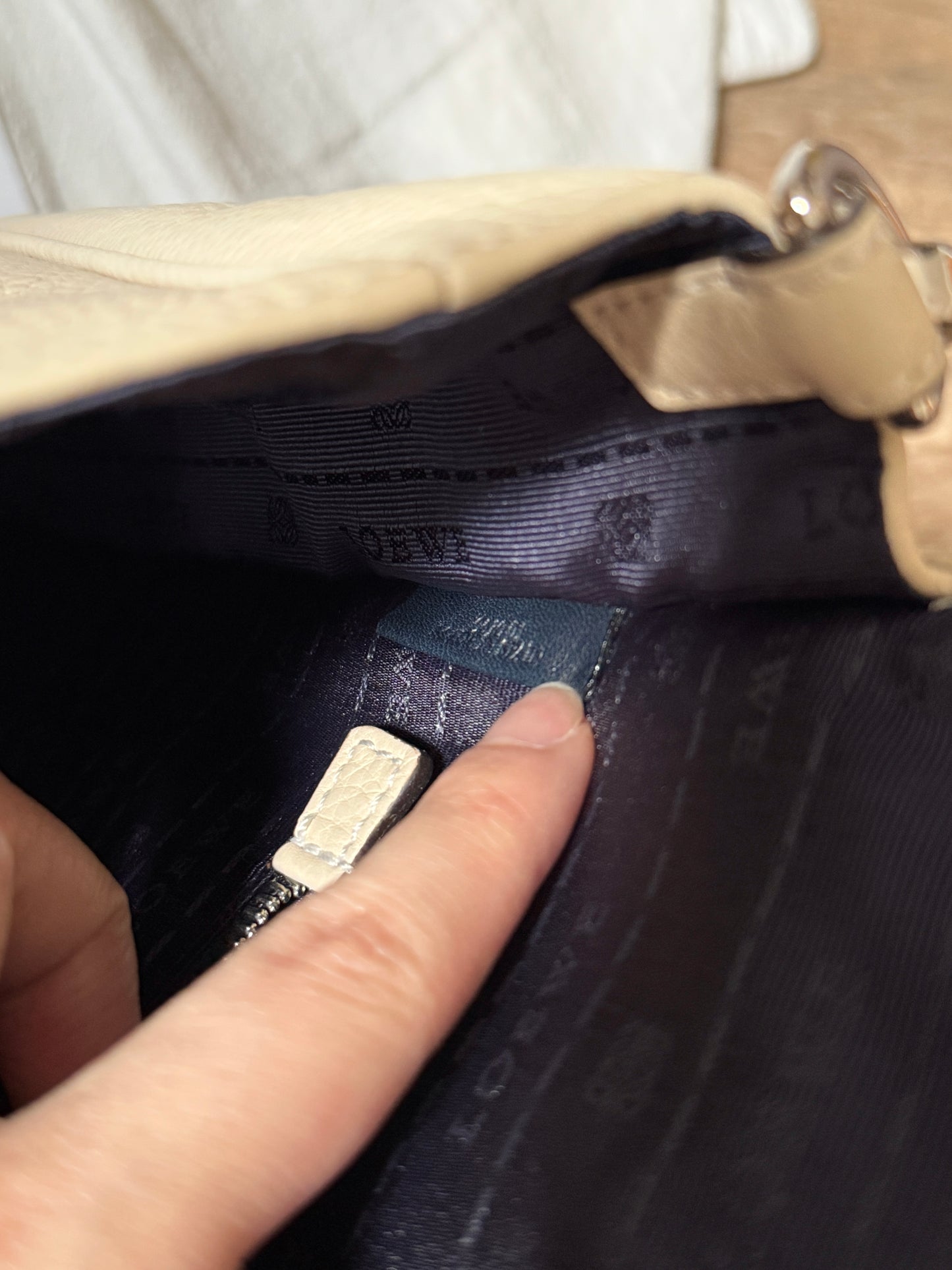 Vintage Loewe雕花大銀扣shoulder bag🗝️