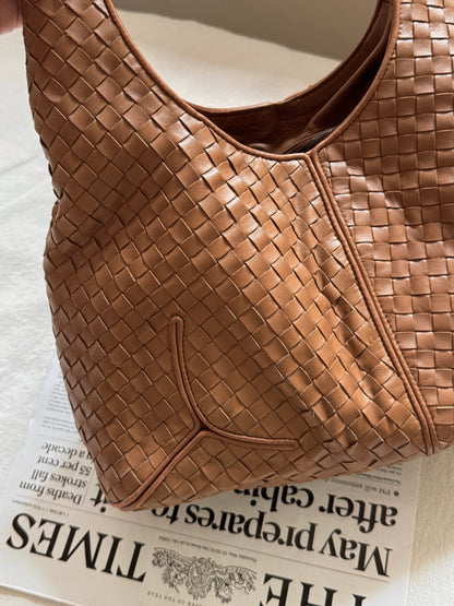 Vintage Bottega Veneta milk tea hobo bag