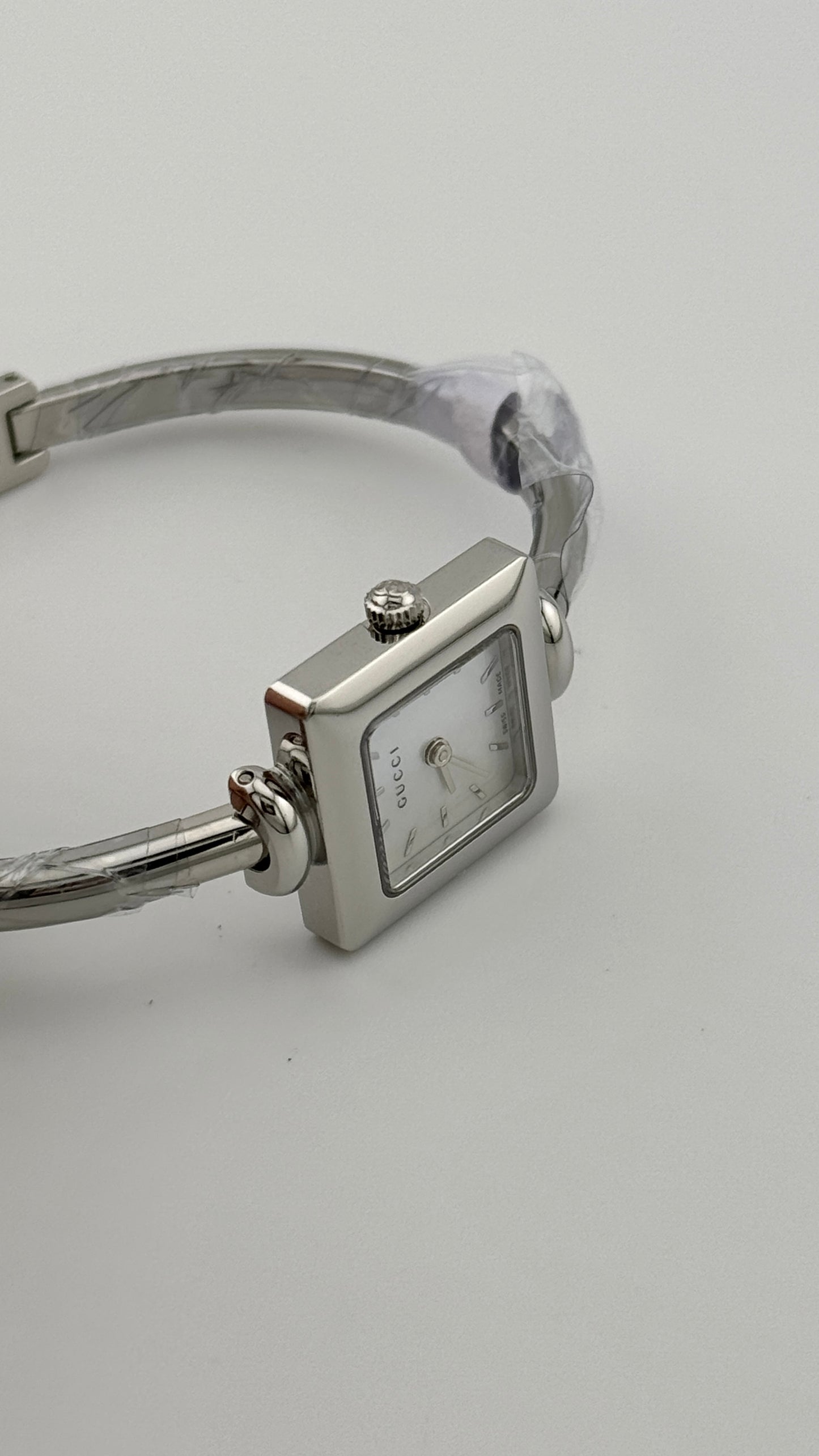 rank S 保存品！Gucci 貝母面bangle watch