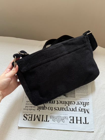Vintage Chanel 黑白毛毛袋🐼