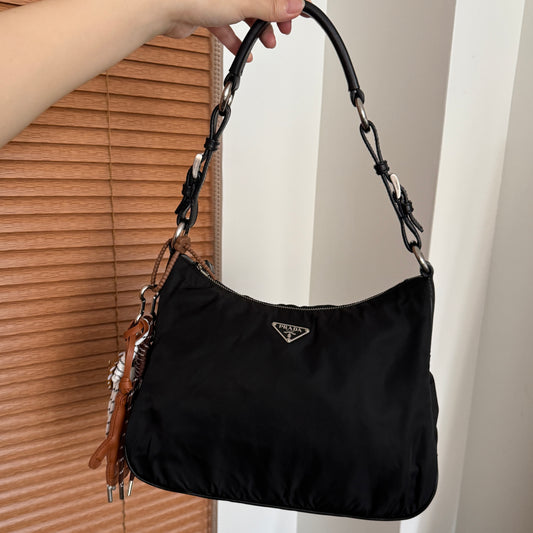 Vintage Prada nylon leather hobo bag🏍️