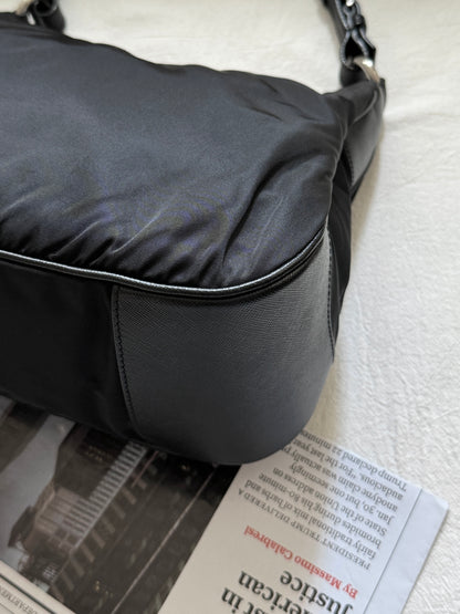 Vintage Prada nylon leather hobo bag🏍️