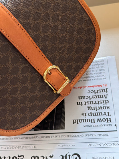 Vintage Celine macadam crossbody bag🧸