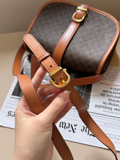 Vintage Celine macadam crossbody bag🧸