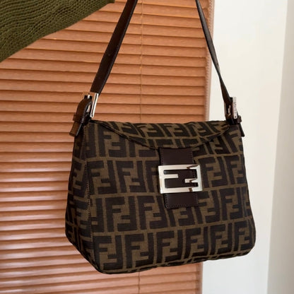 Vintage Fendi 老花銀扣square baguette 🍞