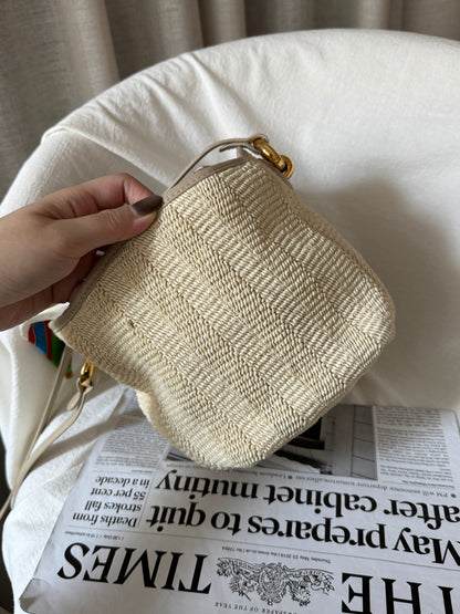 Vintage Loewe raffia crossbody bag🧺